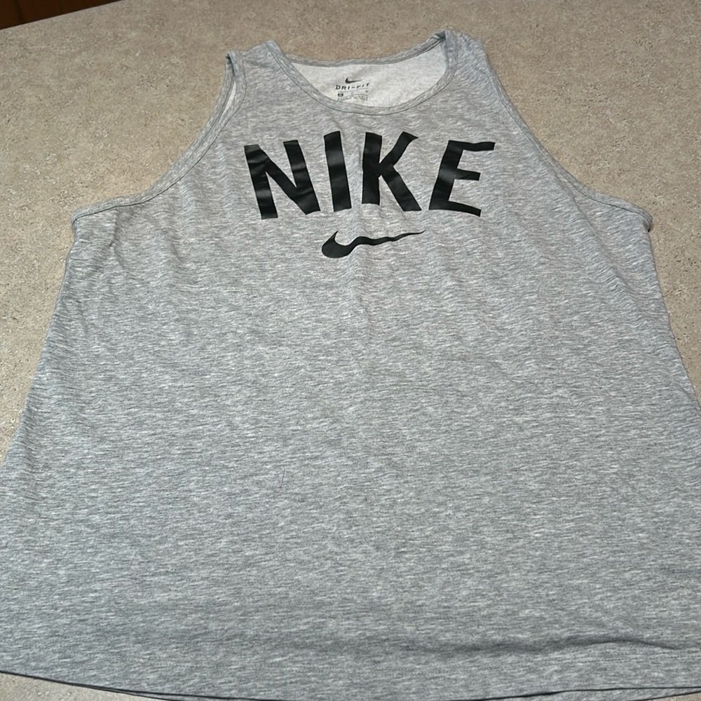 Nike women’s tank top
